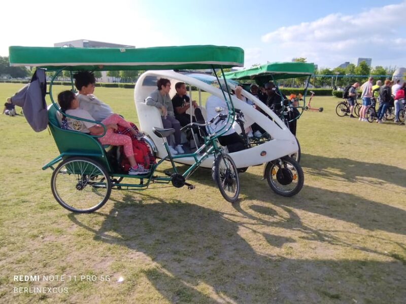 Rickshaw shared Guide Tour in small groups - The Value of Combining E-Bikes, Scooters, and Rickshaws