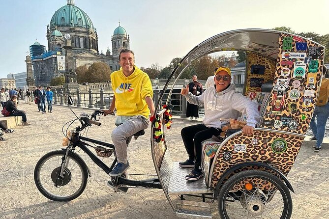 Rickshaw Tours Berlin - Groups of up to 16 people with several rickshaws - Key Points