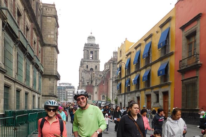 Ride Mexico City Historic Center, highlights w/ taco stop - Visiting the Palacio de Bellas Artes