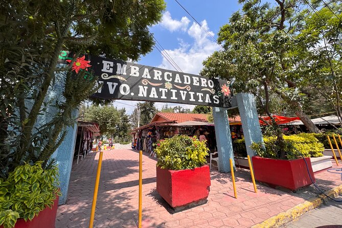 Riding Boats + Tacos+ Frida Kahlo's neighborhood (private tour) - Round-Trip Transportation and Convenience