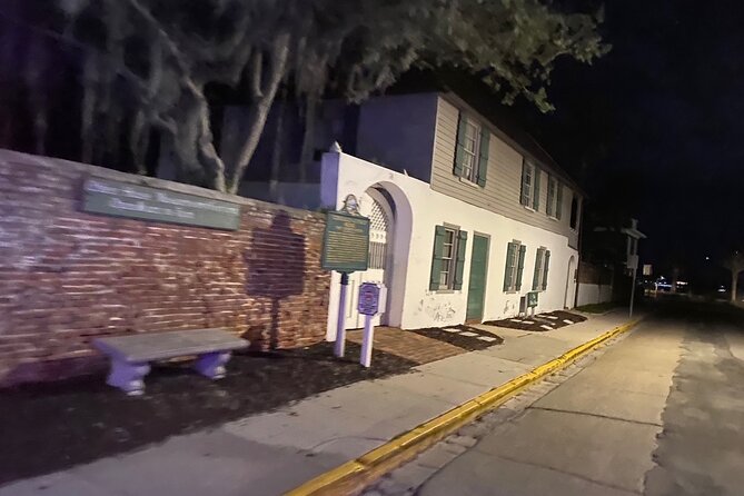Riding with the Ghosts a Golf Cart Ghost Tour in St Augustine - The Atmosphere: Nighttime Lighting and City Vibes