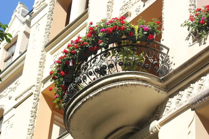Riga: 2-Hour History of Art Nouveau Walking Tour - Exploring Riga’s Art Nouveau architecture from Alberta street