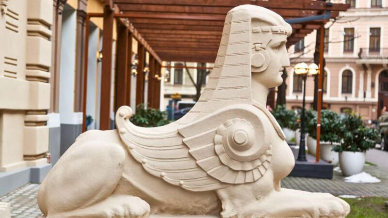 Riga: Art Nouveau Walking Tour with Welcome Drink - Key Points