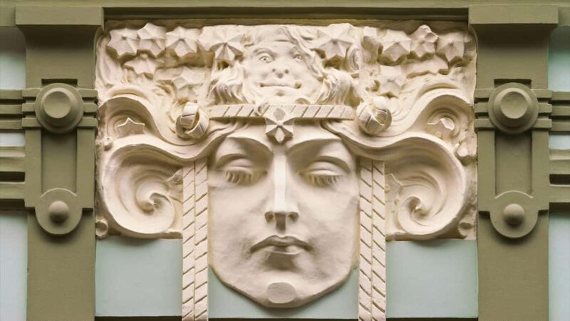 Riga: Art Nouveau Walking Tour with Welcome Drink - Starting Point at Grcinieku Street 7