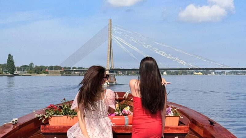 Riga: Canal Boat Tour with Welcome Drink & Audio Guide - Comparing this Tour to Similar Alternatives