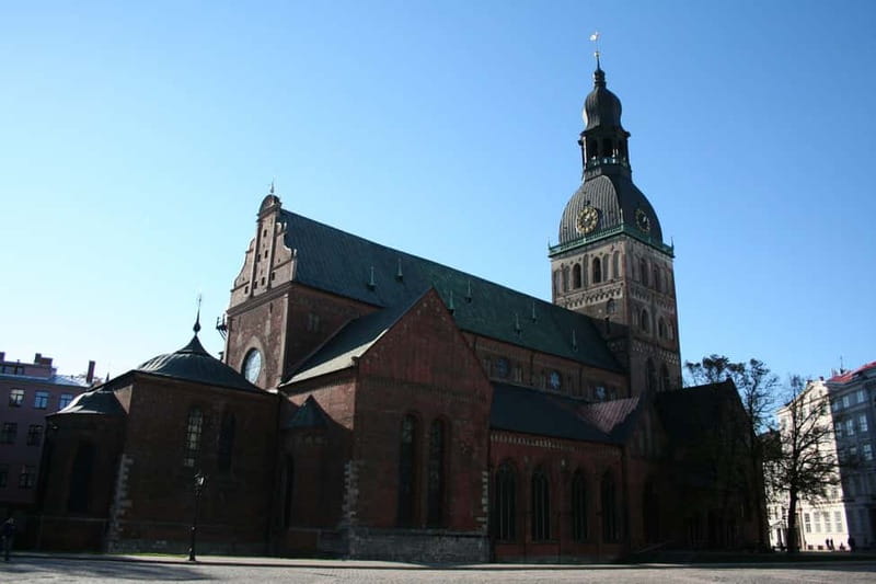 Riga Classical Old Town 2-Hour Walking Tour - Discover Riga’s Historic Old Town in Just 2 Hours