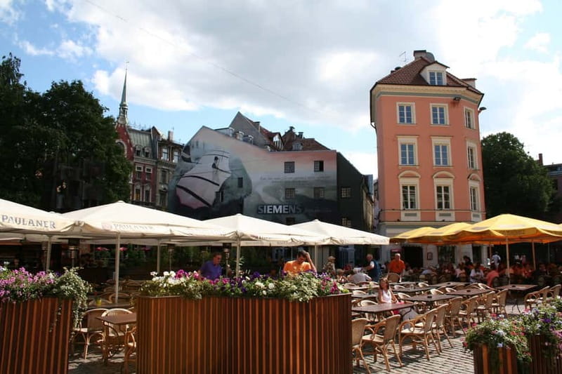 Riga Classical Old Town 2-Hour Walking Tour - Key Points