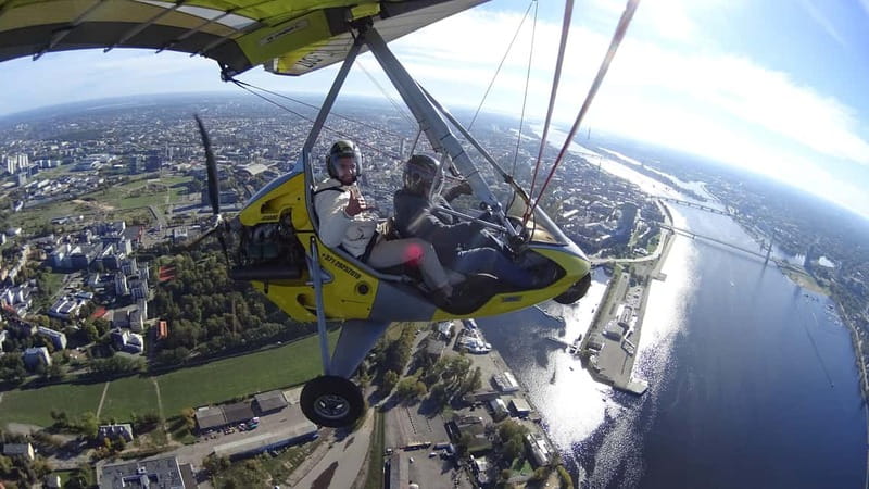 Riga: Deltaplan Flying Adventure - The Experience of Flying in a Deltaplane Over Riga