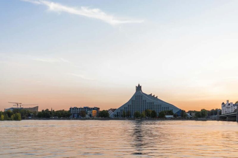 Riga: E-Foil Board Ride with Training and Equipment - The Basics of E-Foiling in Riga: Equipment and Safety