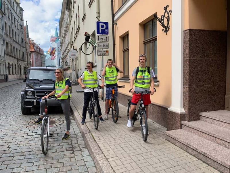 Riga: Guided City Highlights Bike Tour - Key Points