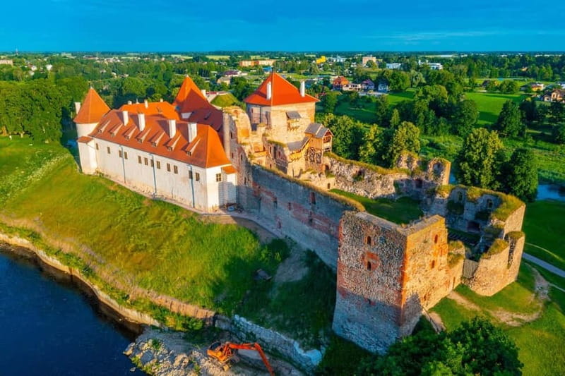 Riga: Hill of Crosses, Rundle Palace, & Bauska Castle Tour - Flexibility and Tour Logistics