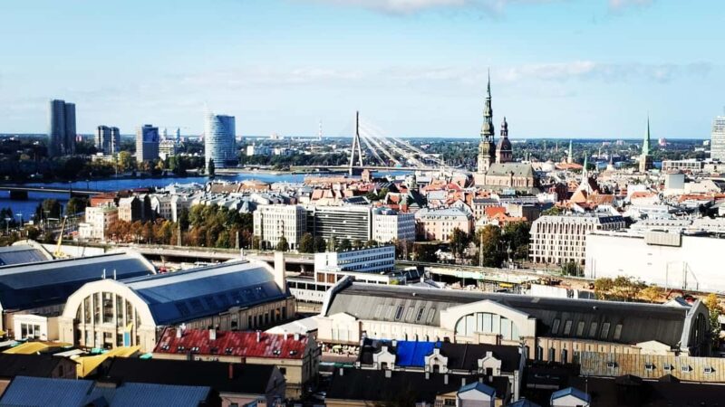 Riga Old Town, Art Nouveau and Central Market Tour by car - Key Points