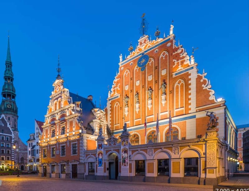 Riga Old Town, C Market & Art Nouveau Guided Walking Tour - Discover the Location of the First Christmas Tree