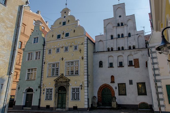 Riga Old Town walking tour - Exploring Riga Town Hall Square