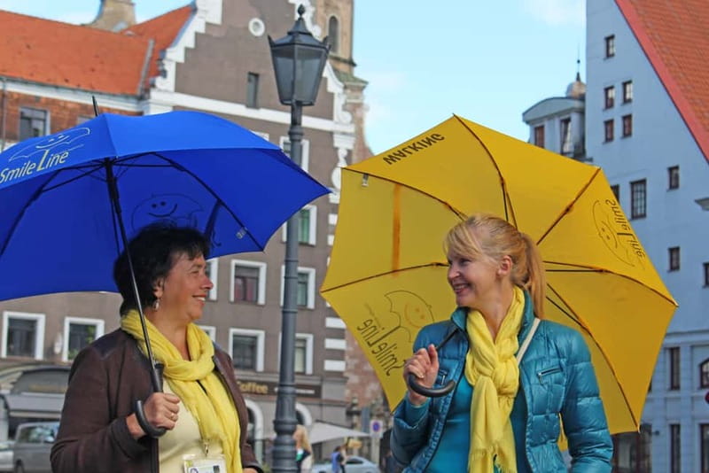 Riga: Old Town Walking Tour with Art Nouveau Highlights - Guide Expertise and Personal Touch