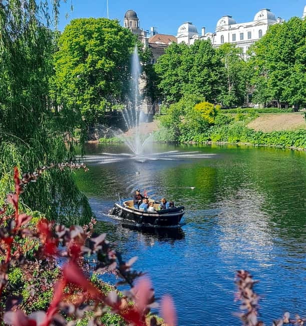 Riga: Private Boat Tour City Canal and Daugava River - Riga: Private Boat Tour City Canal and Daugava River