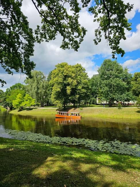 Riga: Private Boat Tour with Sparkling Wine - Starting Points and Meeting Arrangements in Riga