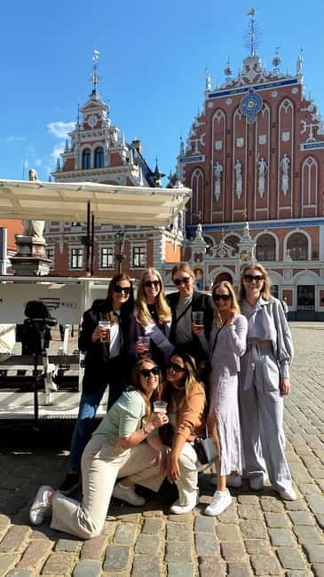 Riga: Prosecco Bike & Pub Crawl - Enjoying Prosecco Along Riga’s Historic Streets