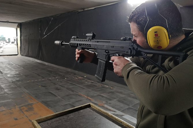 Riga Shooting Range : the Winchester, Glock 17, and Kalashnikov - Key Points