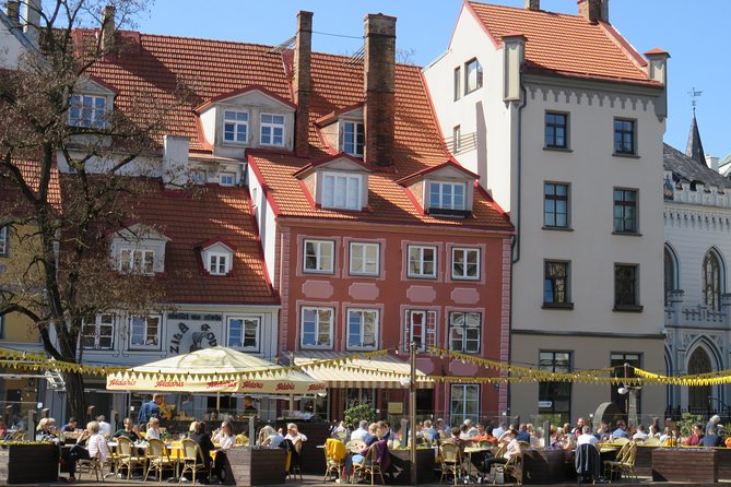 Riga Shore Excursion - The Charm of Kipsalas Wooden Houses