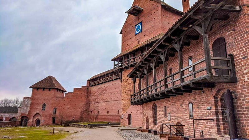 Riga to Sigulda & Cesis: Explore Latvias Medieval Castles - Discovering Sigulda Medieval Castle and Its Historic Ruins
