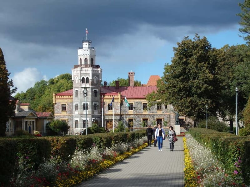 Riga to Sigulda & Cesis: Explore Latvias Medieval Castles - Visiting Gutmans Cave, the Baltic’s Largest Cave