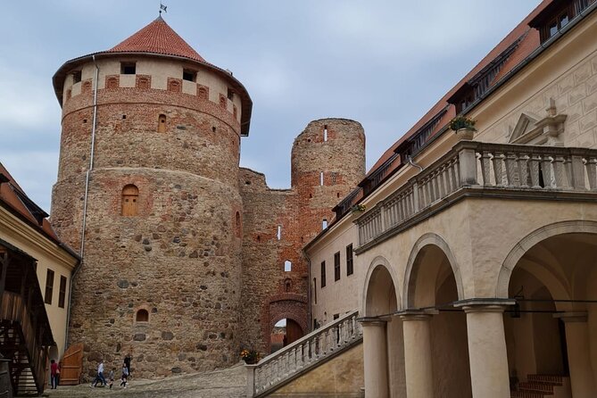 Riga to Vilnius - Sightseeing transfer - Lunch and Food Recommendations