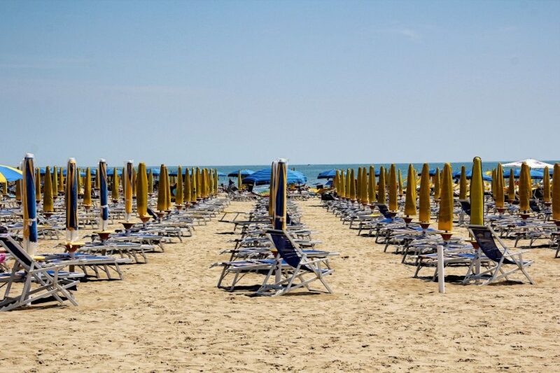 Rimini: Beach 42 experience with umbrella and drink - Relaxing Beach Day with Umbrella and Drinks at Rimini’s Battigia Beach