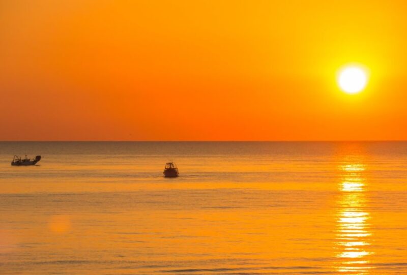 Rimini: Beach umbrella, drink and Jacuzzi at 26 TikiBeach - Direct Access to Rimini’s Best-Equipped Beaches