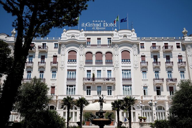 Rimini City Walking Tour for Small Groups - Outside the Fellini Cinema: A Nod to Italian Film History