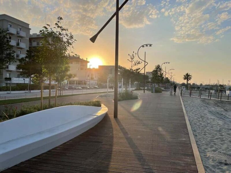 Rimini: Relaxing day by the sea with aperitif for 2 people - Relaxing Day at Rimini’s Beach with a Premium Umbrella Spot