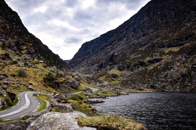 Ring of Kerry and Dingle Peninsula 2 Days Private Chauffeur Tour - Slea Head Drive: Breathtaking Coastal Views and Historic Sites