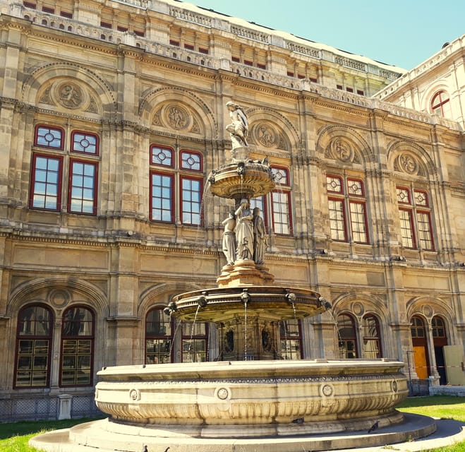 Ringstrasse,Hofburg&more Tours by public transport & walking - Discovering the Architectonic Wonders: Hundertwasser and Otto Wagner