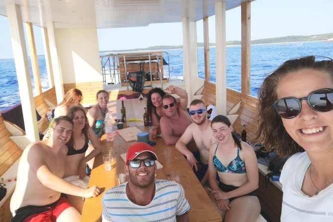 Rio excursion - Swim break with lunch - Cliff Jumping: A Daredevil’s Delight