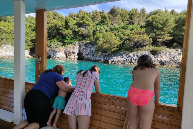 Rio excursion - Swim break with lunch - Onboard Lunch: Fresh, Traditional, and Delicious