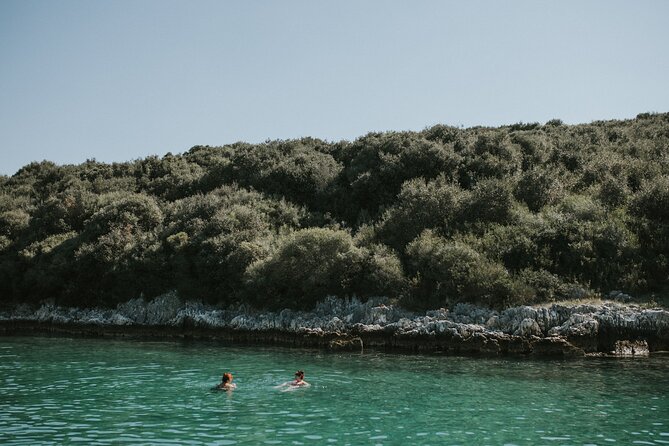 Rio excursion - Swim break with lunch - The Crew and Vessel: Friendly, Clean, and Well-Maintained
