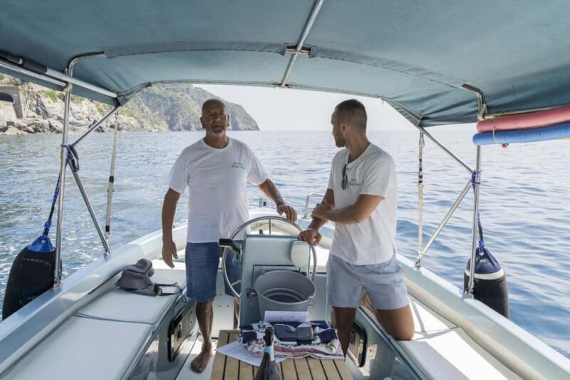 Riomaggiore: Cinque Terre Sunset Boat Tour - Enjoying the Aperitivo with Prosecco and Ligurian Focaccia