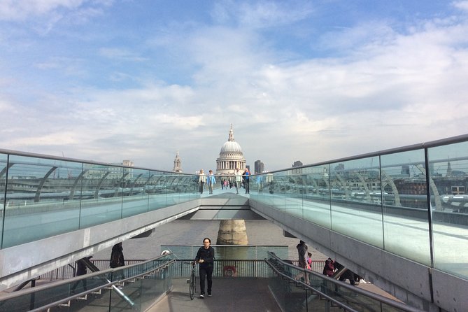 River Thames London Walking Tour - The Guide and Tour Experience