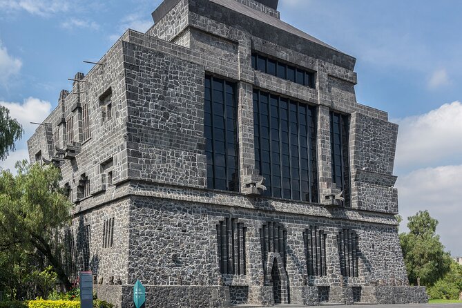 Rivera and Frida Kahlo Legacy Tour Small Groups - The Experience of the Guides and Highlights