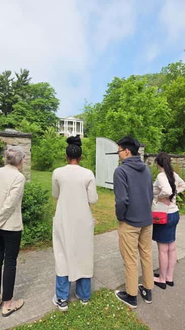 RiverBrink Art Museum: Historical Walking Tour of Queenston - Key Points