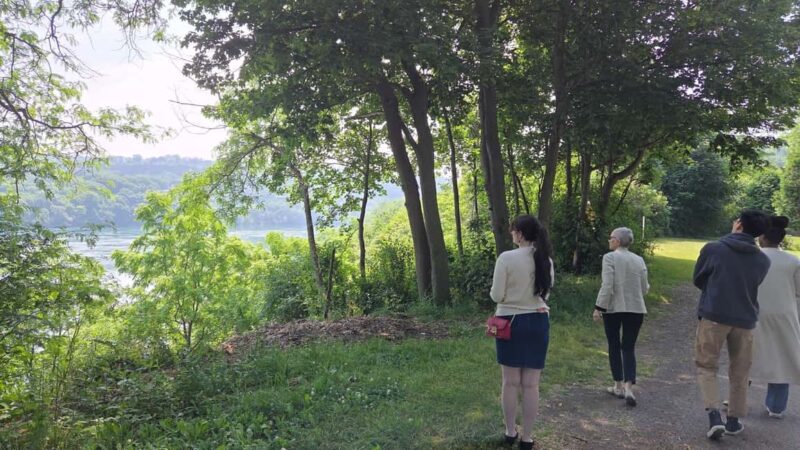 RiverBrink Art Museum: Historical Walking Tour of Queenston - Starting Point at RiverBrink Art Museum with a Warm Welcome