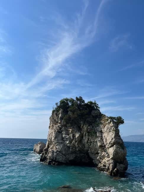 Riviera Highlights: Views, History & Beach Time - Logistics: Pickup, Transport, and Group Size