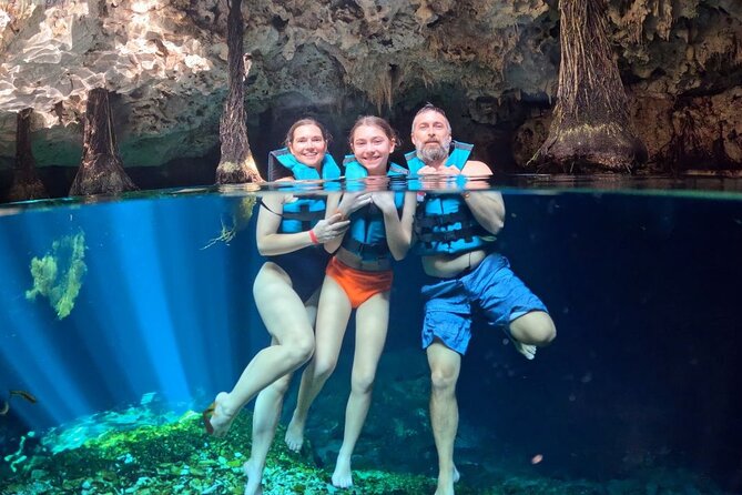 Riviera Maya : Tulum Ruins Tour, 3 Cenotes, Mexican Lunch - Exploring the Tulum Ruins with a Guided Expert