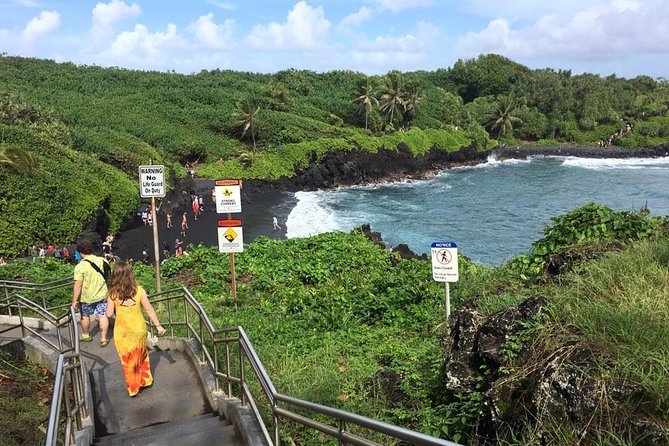 Road to Hana: Full-Day Scenic Drive with Blacksand & Waterfalls - The Route and Its Scenic Highlights