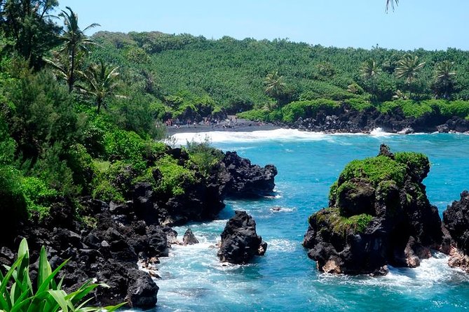 Road to Hana in Mercedes Van: Waterfalls and Black Sand Beach - The Mercedes Van Experience: Comfort and Style on Maui’s Famous Road