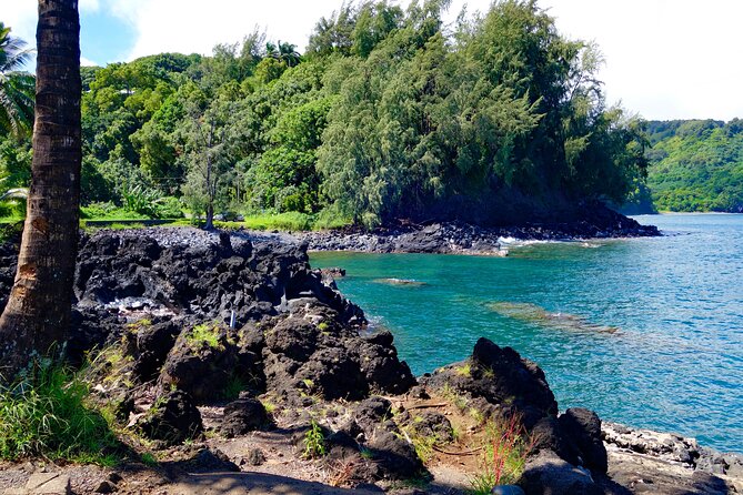 Road to Hana Rainforest, Black Sand Beach, Waterfalls & Lunch - Black Sand Beaches and Waianapanapa State Park