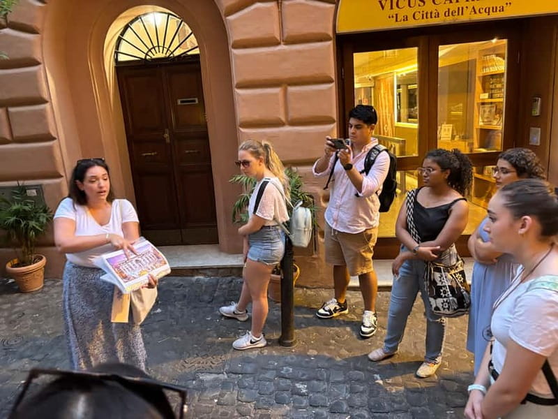 Roamin Around Rome Guided Tour - Discover the Charm of Rome at Night with a Guided Walking Tour