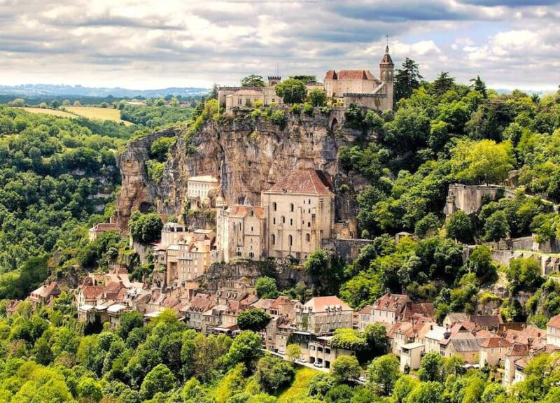 Rocamadour: Private Guided Tour - Experience the Living Heritage - The Starting Point at Parking P2 ASCENSEURS - CHATEAU with Spectacular Canyon Views