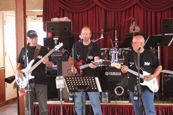 Rocking on the River Party Cruise in Florida - The Historic Paddlewheeler "Barbara-Lee" as the Cruise Vessel
