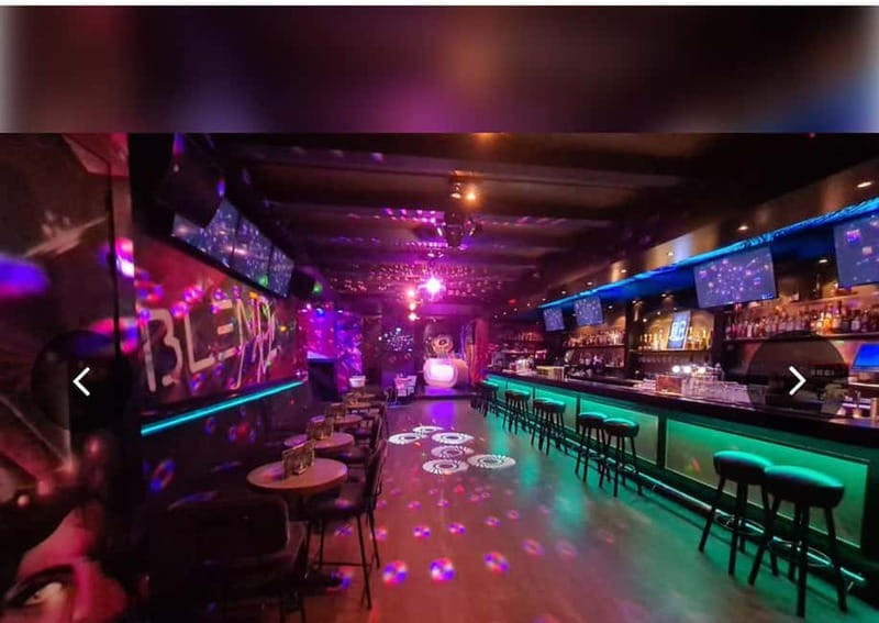 Rockstar for an hour: VIP DJ workshop in a real club - How the DJ Workshop Opens with a Toast and Meeting at the Bar